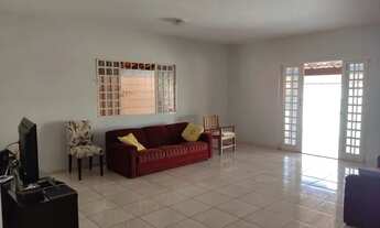 Imagem 5: Casa de condomínio para venda tem 800 metros quadrados com 4 quartos