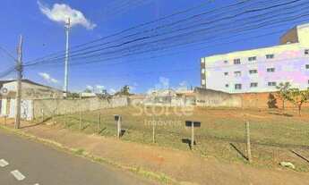 Imagem 4: Área à venda, 864m² (36m² x 24m²) por R$ 1.000.000 - Santa Mônica - Uberlândia/MG