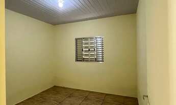 Imagem 4: Alugo casa térrea com 2 quartos, sala, cozinha, 1 banheiro, lavanderia e 2 vagas de garage