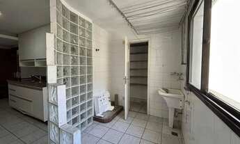 Imagem 5: Imóvel para aluguel possui 220 metros quadrados com 4 quartos