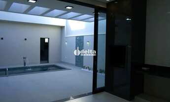 Imagem 4: Casa residencial com 3 suítes disponível para venda no bairro Novo Mundo em Uberlândia-MG