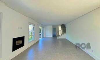 Imagem 4: Casa em Porto Alegre, no bairro Jardim Isabel, com 3 dormitório(s), e 3 banheiro