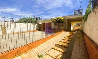 Imagem 2: Casa térrea à venda com 12 quitinetes no fundo