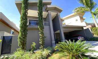 Imagem 3: Casa de condomínio para venda possui 410 metros quadrados com 4 quartos