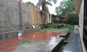 Imagem 2: Sobrado para venda possui 234 metros quadrados com 4 quartos em Petrópolis - Manaus - AM