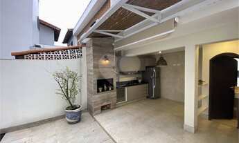 Imagem 2: Amplo Sobrado com 3 suítes, 5 banheiros, sala ampla, quintal com área gourmet, 2 vagas de