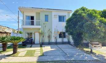 Imagem: Casa duplex à venda em condomínio fechado