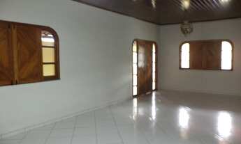 Imagem 2: Casa para aluguel possui 175 metros quadrados com 3 quartos em Centauro - Eunápolis - BA