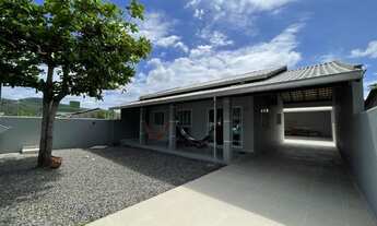 Imagem: Casa Bombinhas, Bairro Zimbros 150 mts da