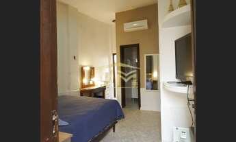 Imagem 6: Com escritura. Casa mobiliada com 4 dormitórios. Localizada no bairro Rio Vermelho