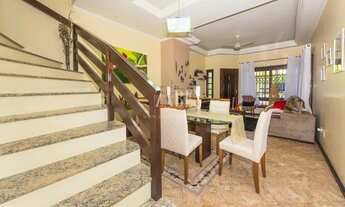 Imagem 2: Casa em frente a praça