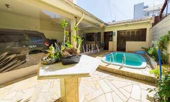 Imagem 5: Casa em frente a praça