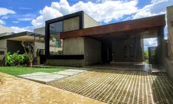 Imagem 2: Casa em condomínio 214 m², 3 suítes (1 máster), Piscina, Escritório, Vila do Golf