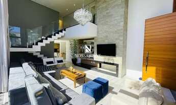 Imagem 2: Casa com 441m² e totalmente mobiliada com 5 dormitórios, todos com ar condicionado, sendo