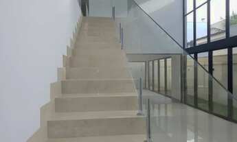 Imagem 4: Casa de condomínio sobrado para venda possui 317 metros quadrados com 4 quartos