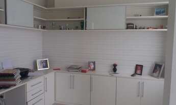 Imagem 6: Casa de condomínio sobrado para aluguel possui 500 metros quadrados com 3 quartos