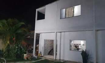 Imagem 3: OPORTUNIDADE ÚNICA! Sobrado com piscina em Cond. Fechado! 235m²! Arniqueira! Confira!