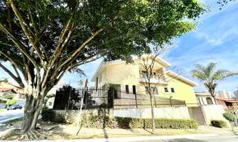 Imagem: Sobrado alto padrão em bairro residencial