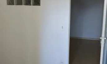 Imagem 4: Kitnet 33 m2, divisória. Centro Nobre de Campinas. Port. 24 horas, laminado, sol manhã, ar