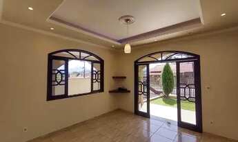 Imagem 2: Vendo casa com 3 quartos, sendo um destes quartos um é suite grande