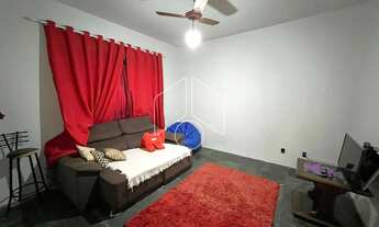 Imagem 2: Casa central com 3 dormitórios (1 suíte), garagem para 4 carros e quintal com potencial pa