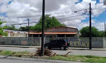 Imagem 2: Ponto Comercial para Venda em Fortaleza, Prefeito José Walter, 1 dormitório, 2 banheiros