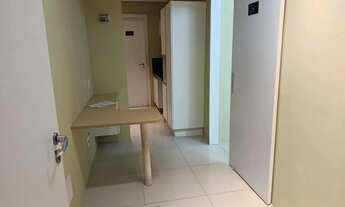 Imagem 2: Sala ampla e bem projetada. Ideal para escritório ou clínica