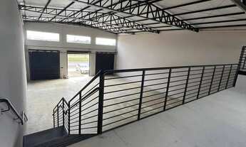 Imagem 4: Galpão Comercial para aluguel tem 360 m² no Bairro Segismundo Pereira em Uberlândia - MG