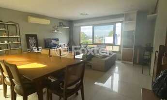 Imagem 2: Sobrado para venda possui 118 metros quadrados com 3 quartos em Medianeira - Porto Alegre