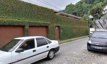 Imagem: Casa Mosela, local nobre, novíssima, próxima
