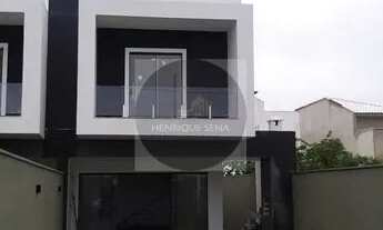 Imagem: Casa duplex com 3 quartos sendo 1 suíte