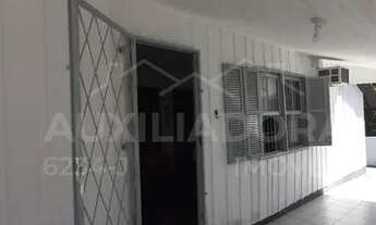 Imagem 2: Casa de madeira no centro