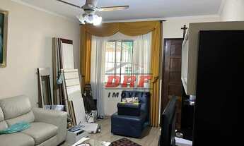 Imagem: Bom Clima Sobrado com 3 Dormitórios e Suite