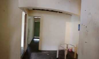 Imagem 2: Vendo uma casa no bairro 24 de dezembro.