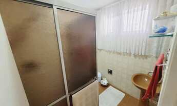 Imagem 7: Apartamento amplo ; prédio com elevador; vista livre; condomínio valor baixo; local tranq