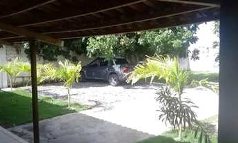 Imagem 2: Casa com piscina goiana