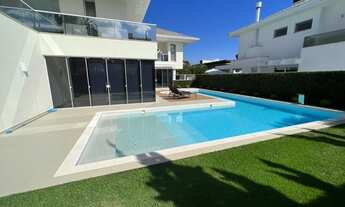 Imagem 4: Casa para aluguel e venda possui 800 metros quadrados com 5 quartos