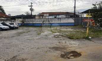 Imagem 6: Terreno plano, a poucos metros da estação do metro, vende junto com outros lotes, total de