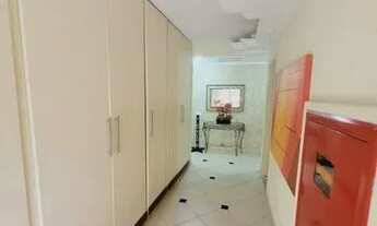 Imagem 3: Apartamento amplo ; prédio com elevador; vista livre; condomínio valor baixo; local tranq