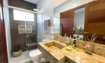 Imagem 3: Casa térrea em condomínio, 03 suítes, ampla e arejada, possui área verde, 121m² por R$690