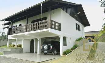 Imagem: Linda casa com 3 quartos à venda no bairro