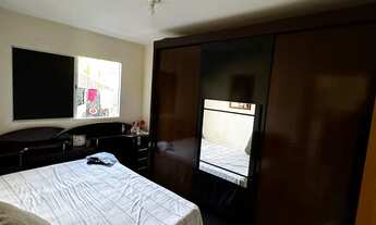 Imagem 5: Casa com quintal na rua principal em Condomínio