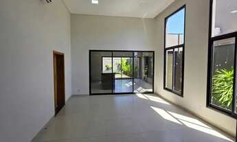 Imagem 5: Casa de condomínio para venda tem 241 metros quadrados