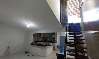 Imagem 7: Casa Duplex em Brisamar com 3 suítes, piscina, varanda, cozinha americana e localização pr