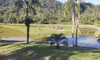 Imagem 4: CASA EM CLUBE DE CAMPO PRÓXIMO A CAMPO ALEGRE/SC
