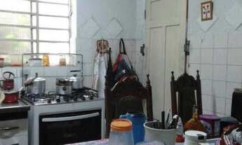 Imagem 5: Dois quartos, uma suite e edicula superior e embaixo nos fundos com lavanderia. Corredor l