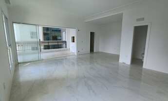 Imagem 2: Á poucos metros do mar, área de lazer de frente para o mar!