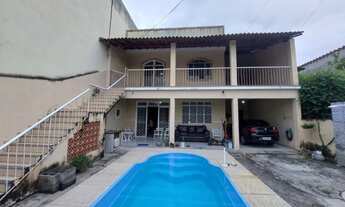 Imagem: Vende-se 2 casas com piscina na Rua Ivorá