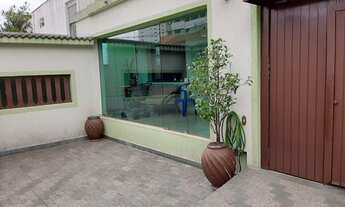 Imagem 3: Sobrado de 300m² com uma ótima localização no Bairro da Mirandópolis Zona Sul