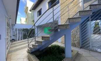 Imagem 2: Espaçoso e confortável sobrado